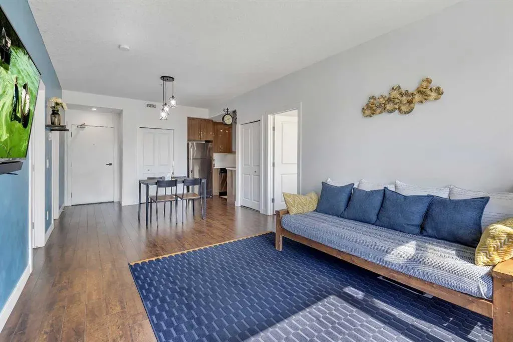 607 17 Avenue NW, #205