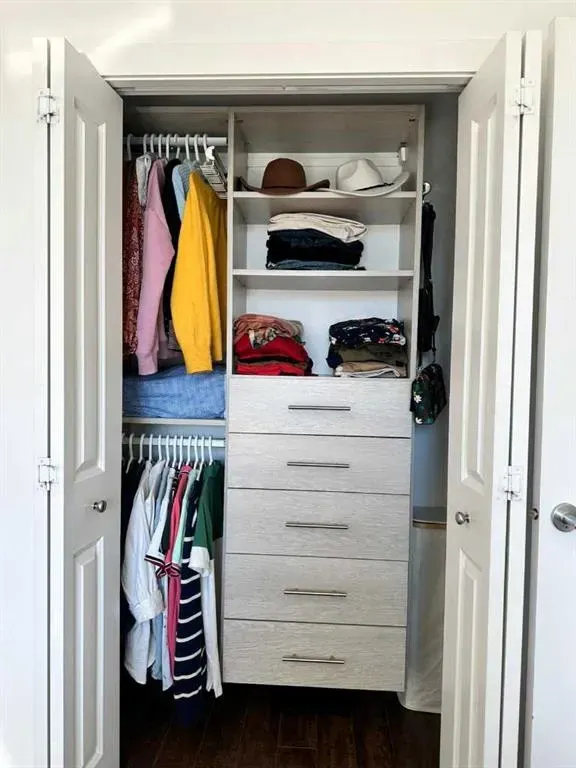 607 17 Avenue NW, #205