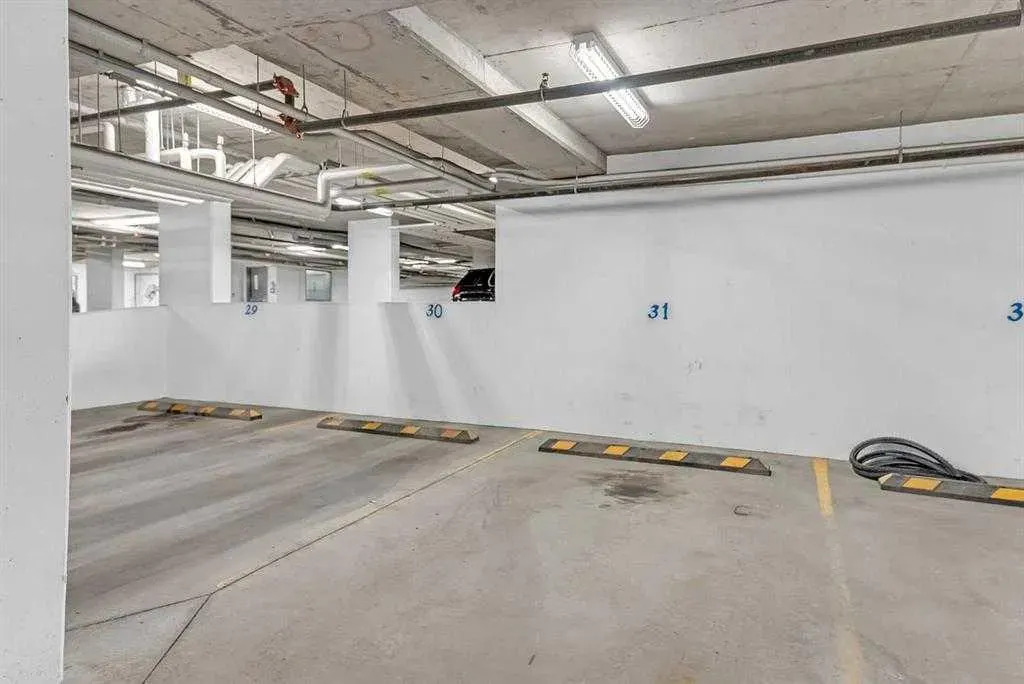 607 17 Avenue NW, #205