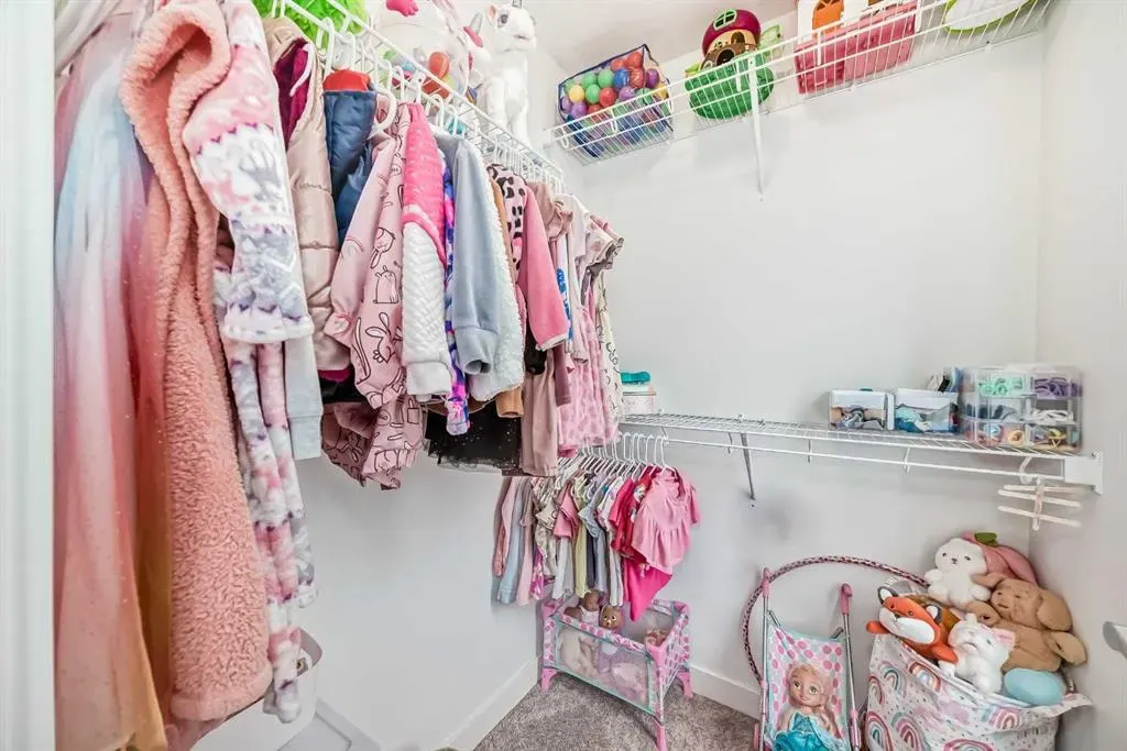 15 Evanscrest Park NW, #208