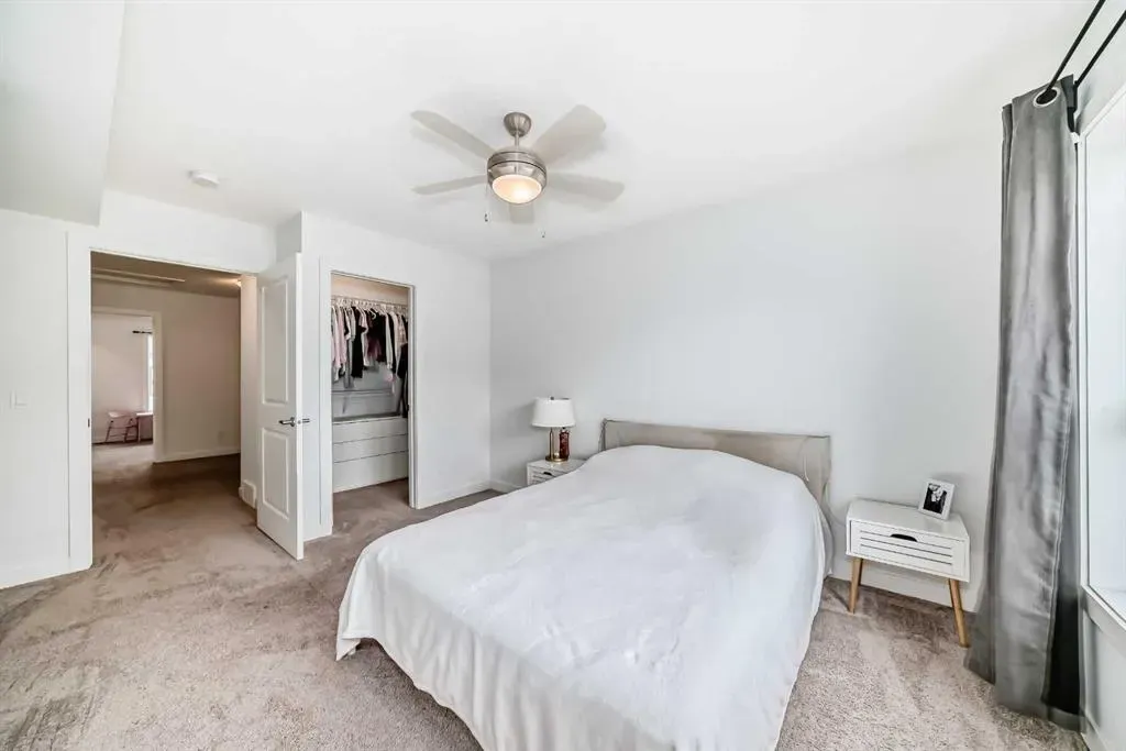 15 Evanscrest Park NW, #208