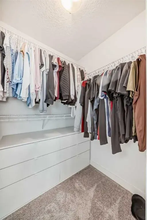 15 Evanscrest Park NW, #208