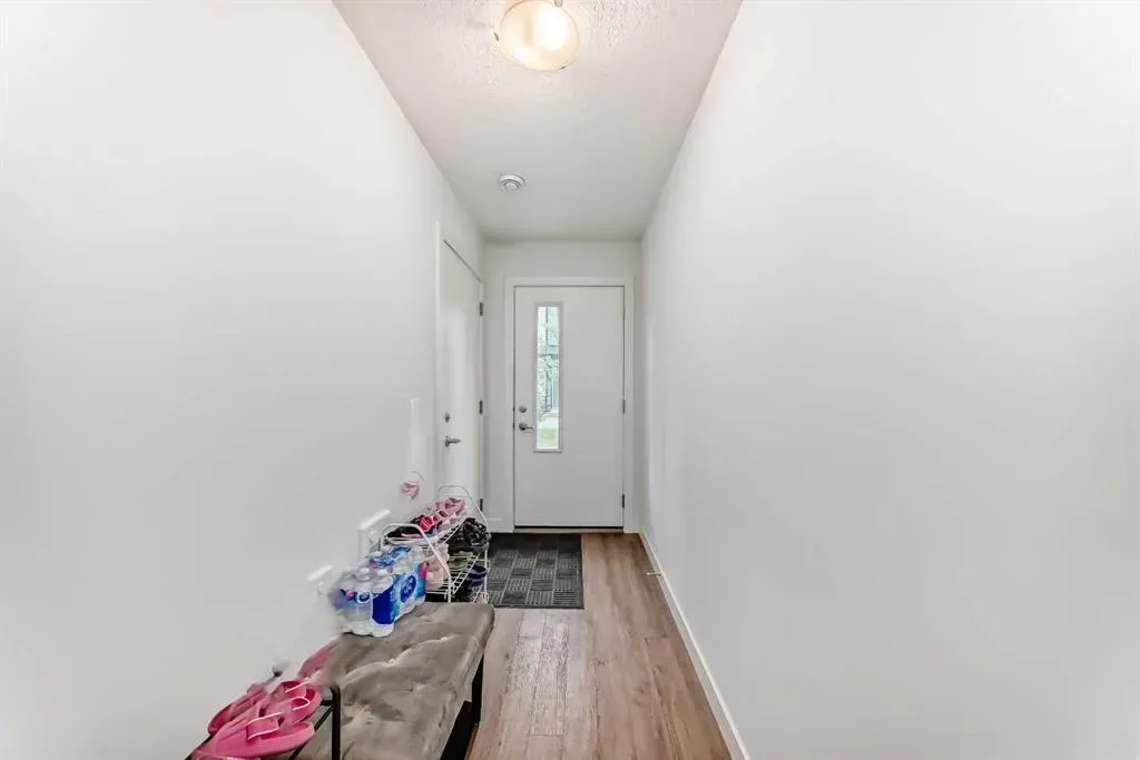 15 Evanscrest Park NW, #208