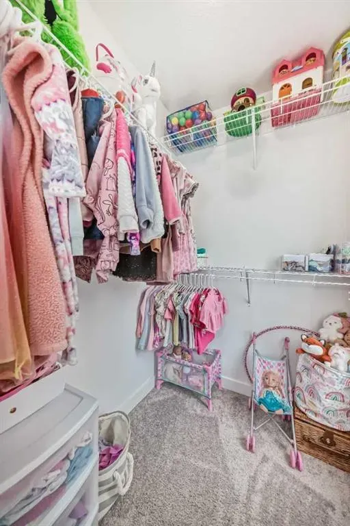 15 Evanscrest Park NW, #208