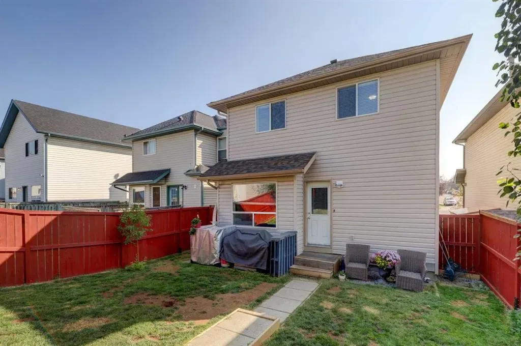 67 Tarington Road NE