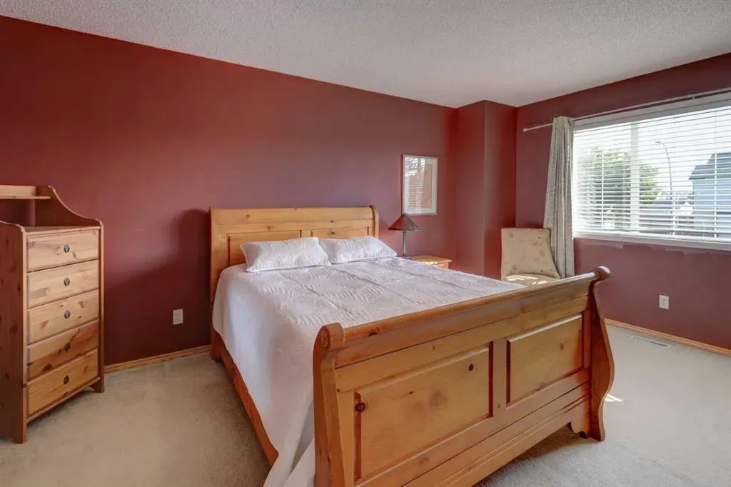 67 Tarington Road NE