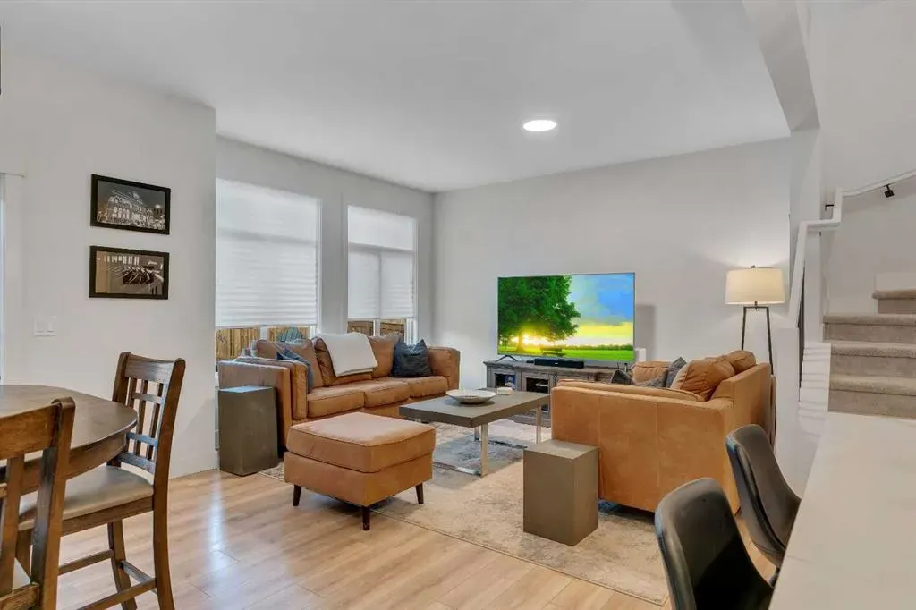 941 Cobblemore Common SW