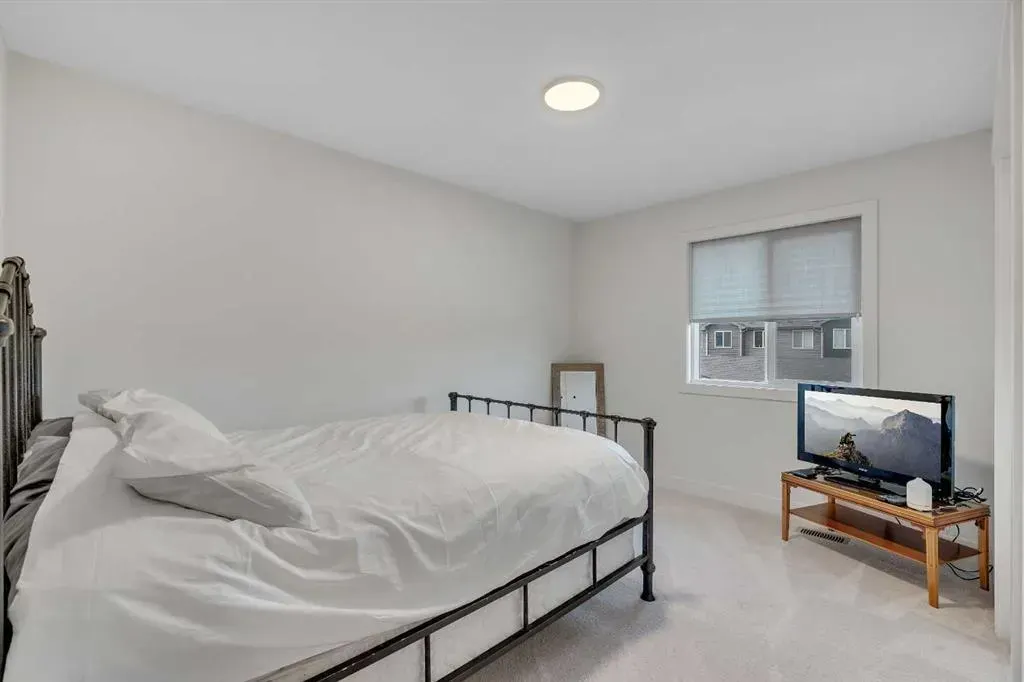 941 Cobblemore Common SW