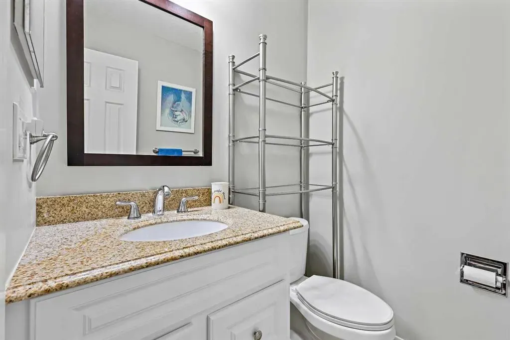 875 Midridge Drive SE