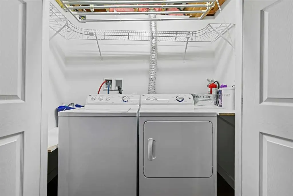 875 Midridge Drive SE