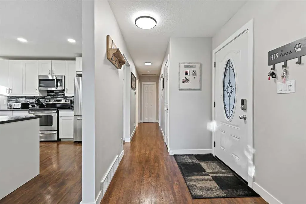 875 Midridge Drive SE