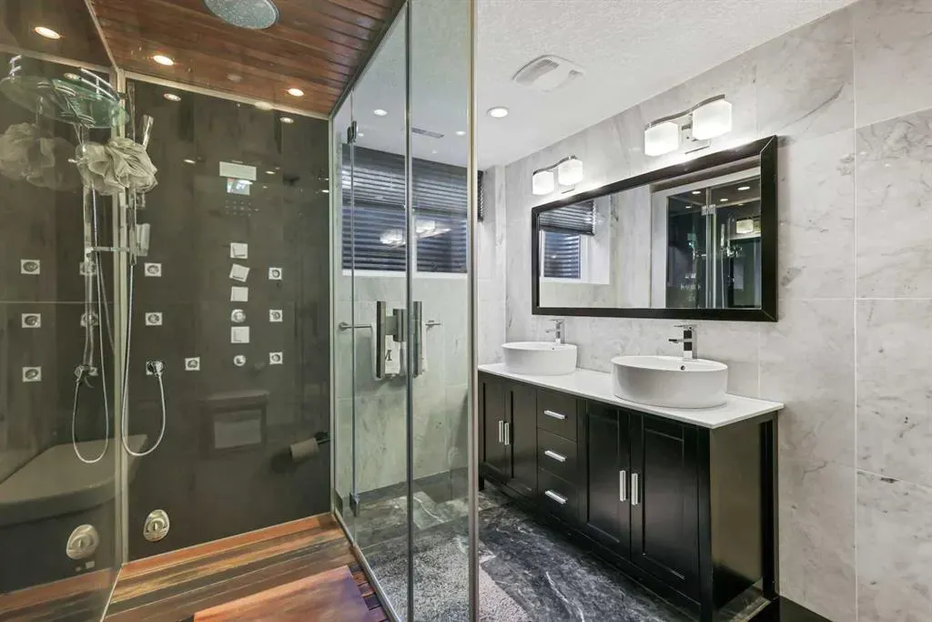 875 Midridge Drive SE