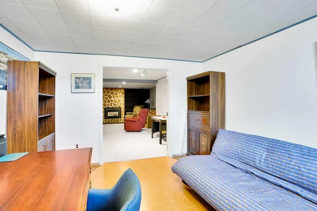 272 Sackville Drive SW