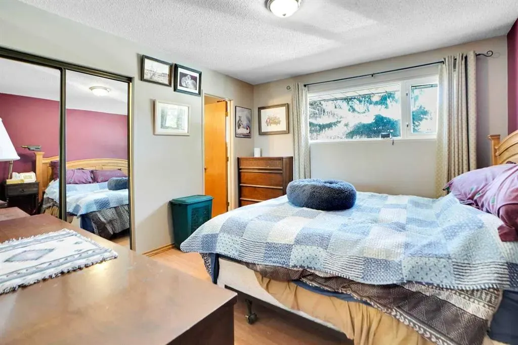 272 Sackville Drive SW