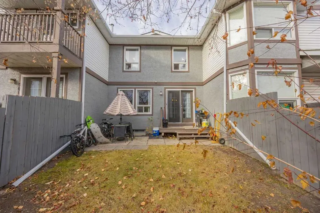 502 Signal Hill Green SW