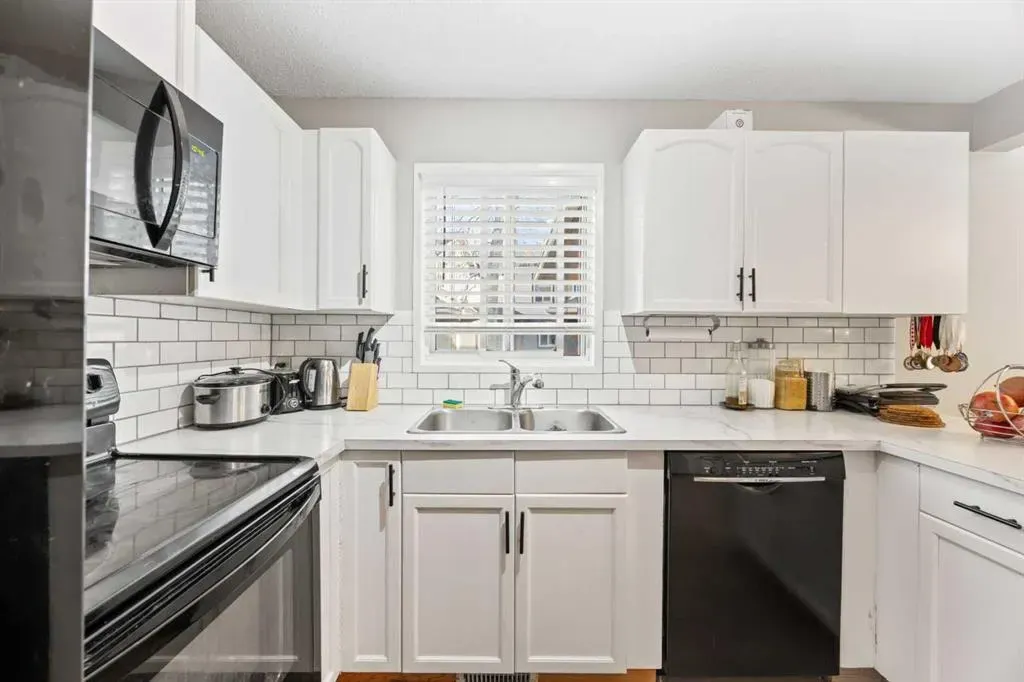 502 Signal Hill Green SW