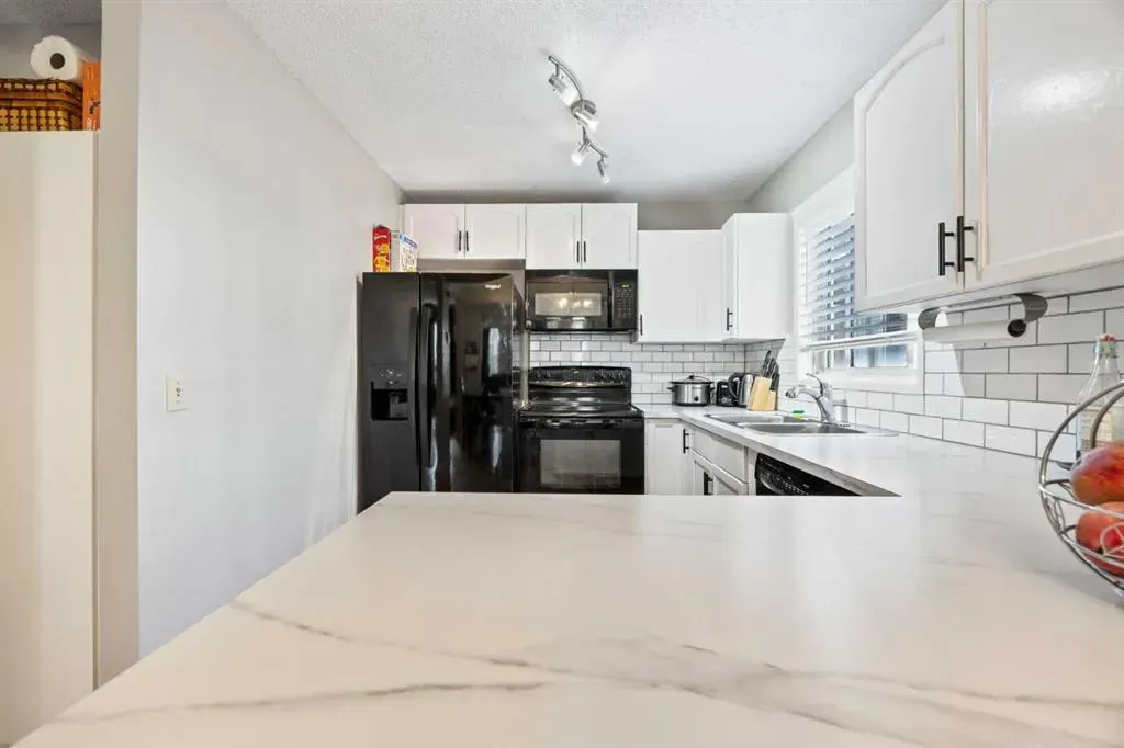 502 Signal Hill Green SW