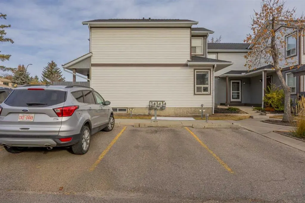 502 Signal Hill Green SW