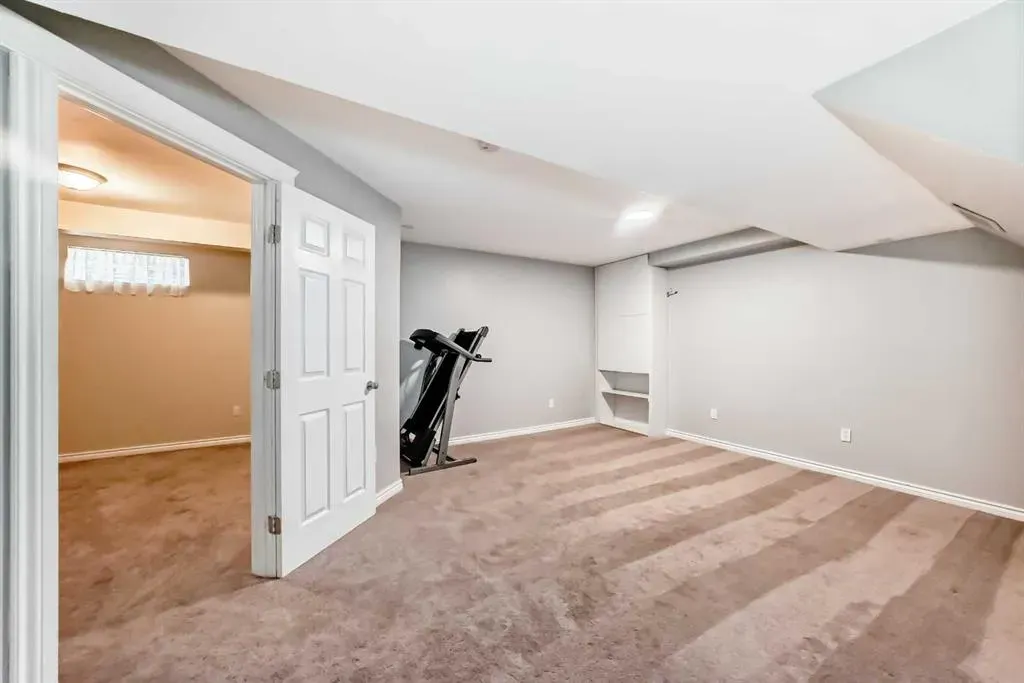 344 Copperfield Boulevard SE