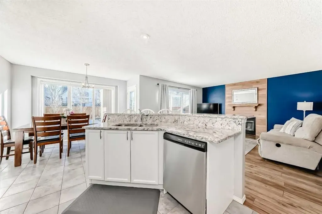 344 Copperfield Boulevard SE