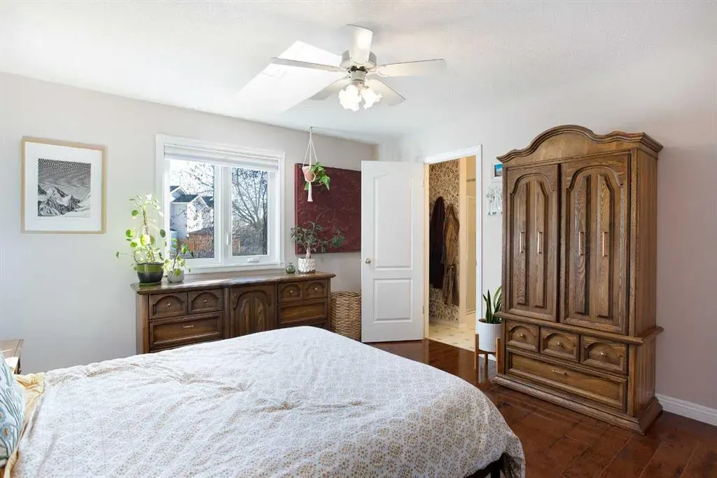 214 Canals Boulevard SW