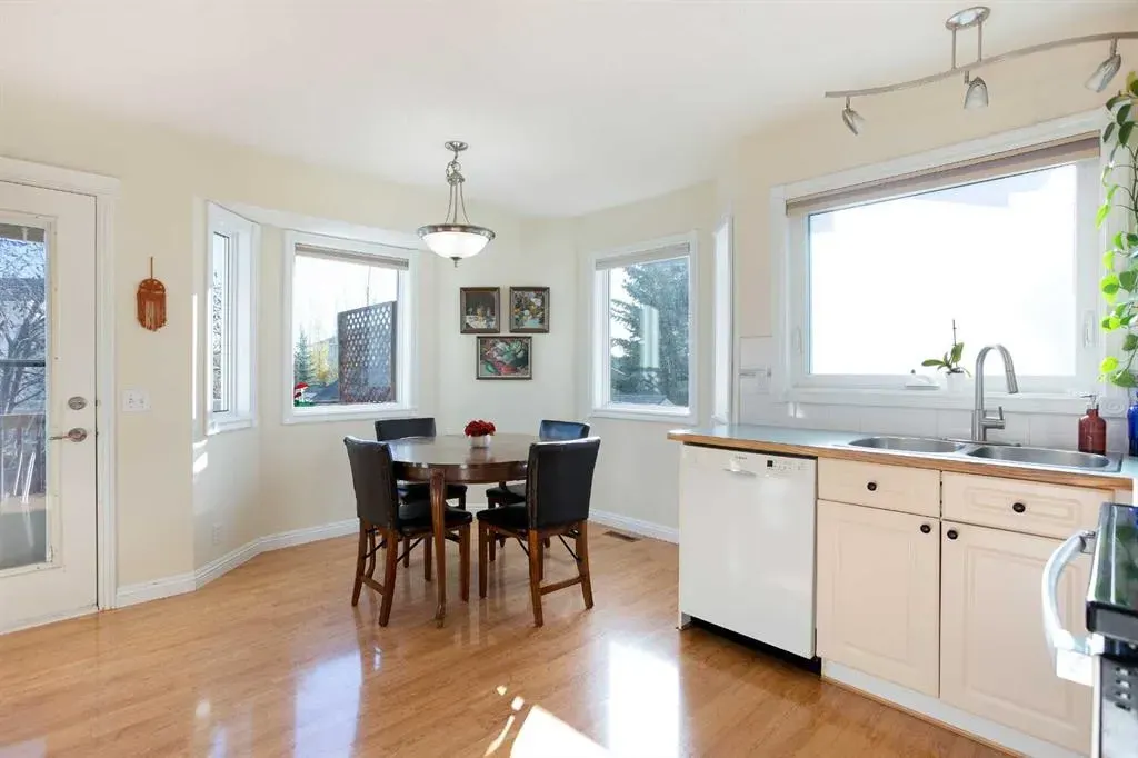 214 Canals Boulevard SW