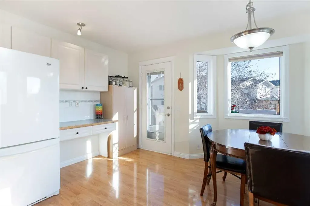 214 Canals Boulevard SW