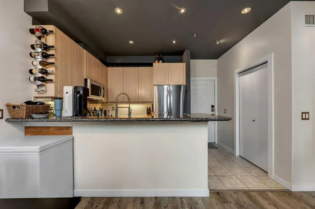 527 15 Avenue SW, #416