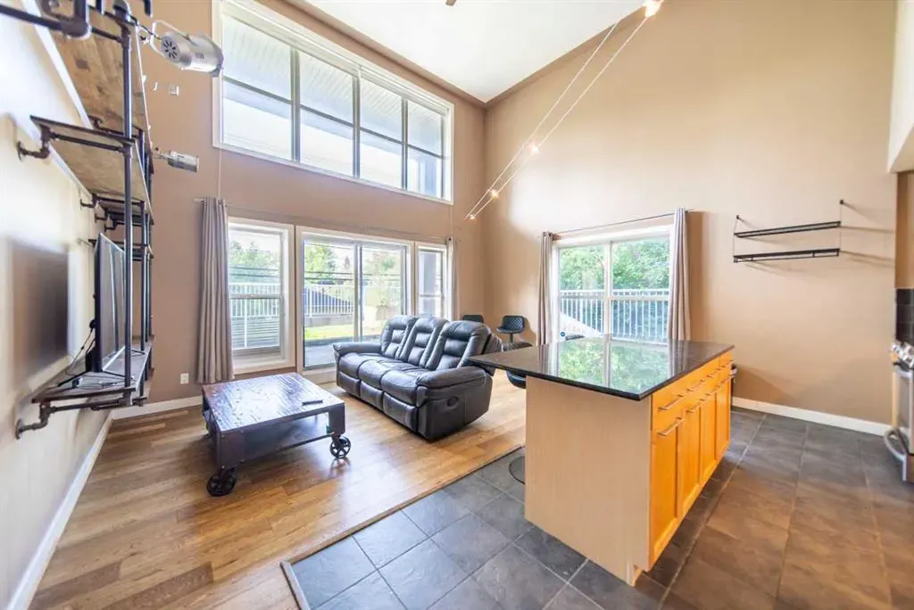 1505 27 Avenue SW, #102