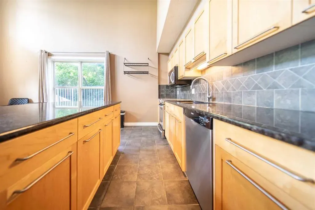 1505 27 Avenue SW, #102