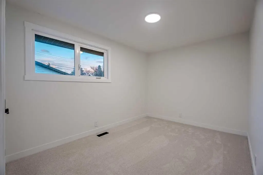 1024 Hunterston Place NW