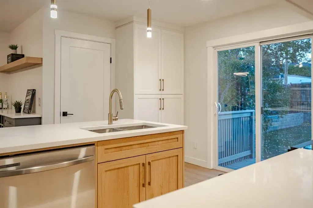 1024 Hunterston Place NW