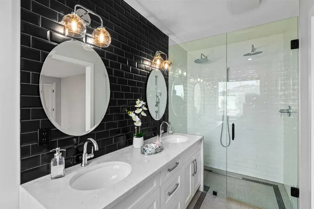 12 Mckenzie Lake Crescent SE