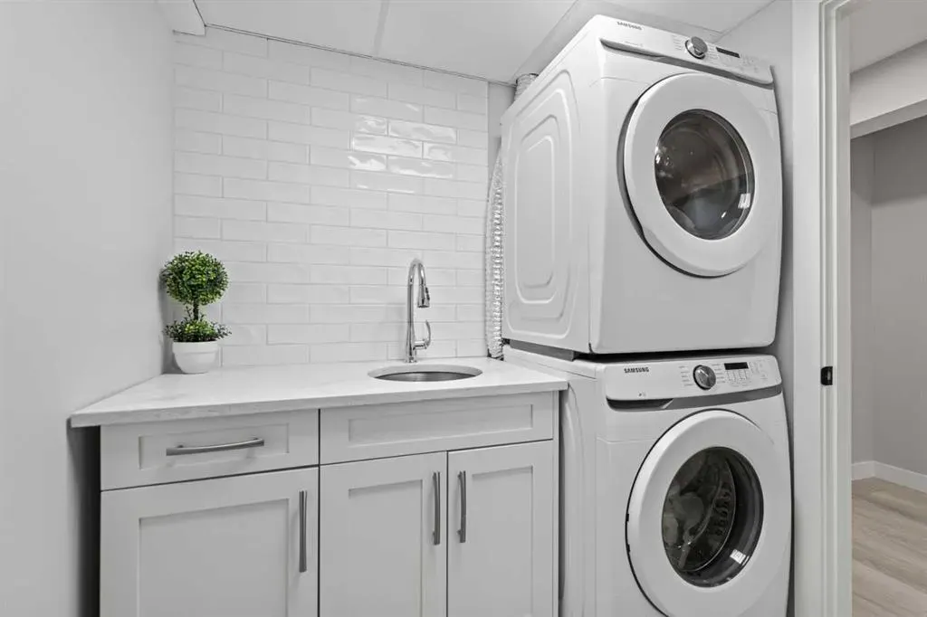 12 Mckenzie Lake Crescent SE