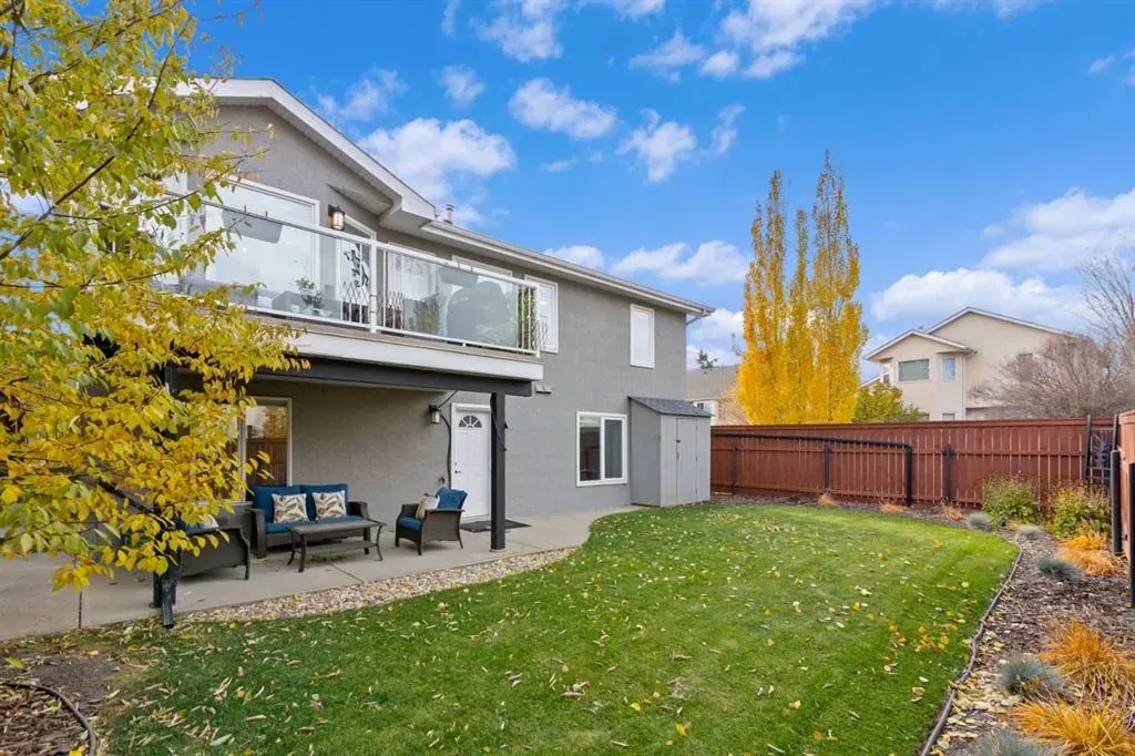 12 Mckenzie Lake Crescent SE