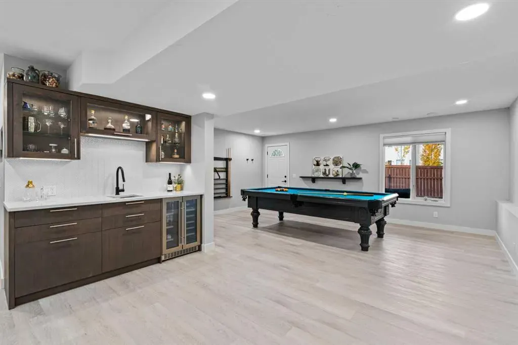 12 Mckenzie Lake Crescent SE