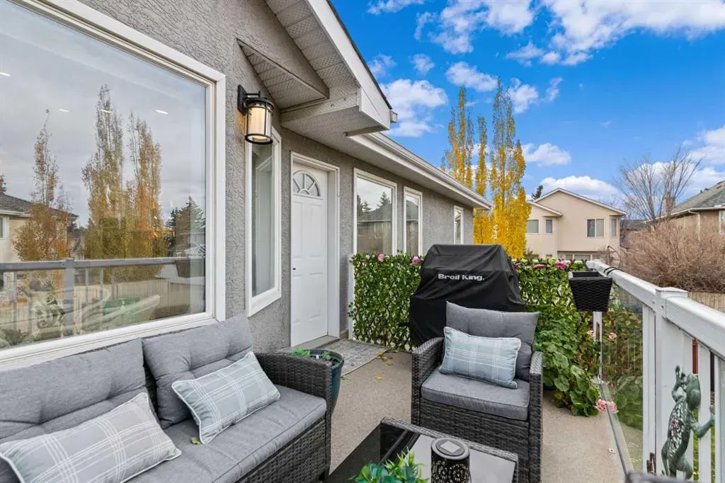 12 Mckenzie Lake Crescent SE