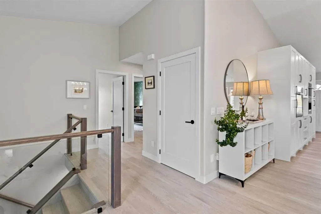 12 Mckenzie Lake Crescent SE