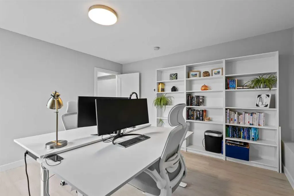 12 Mckenzie Lake Crescent SE