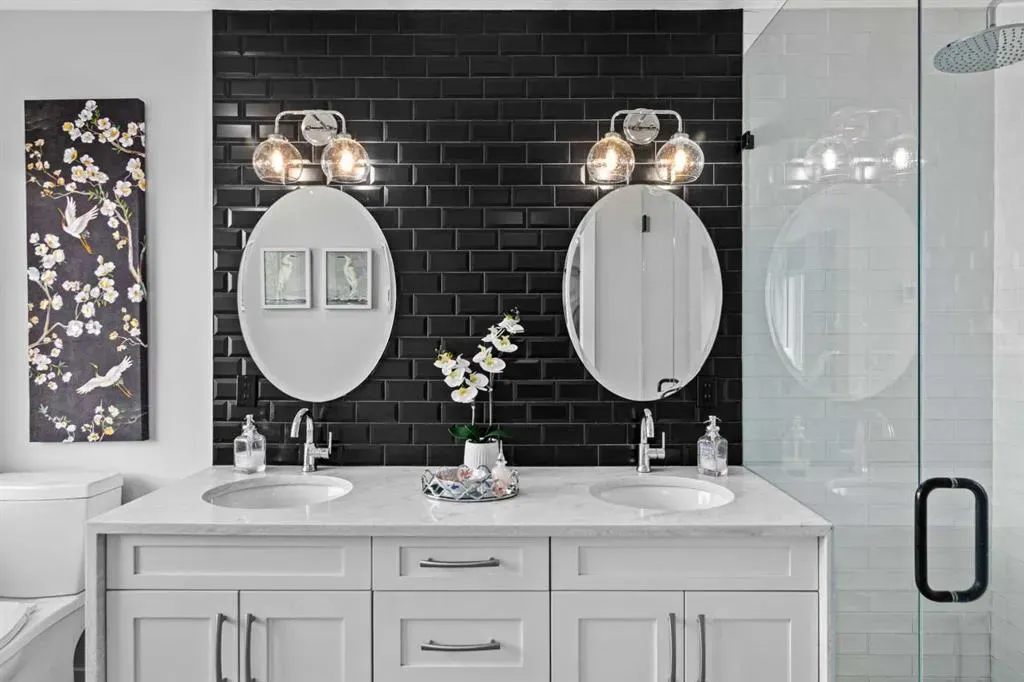 12 Mckenzie Lake Crescent SE