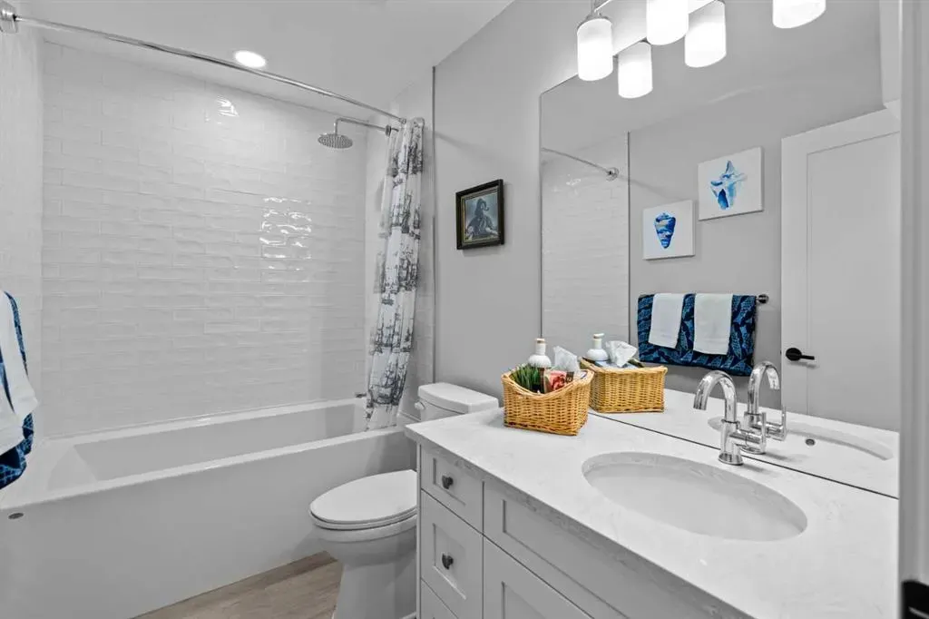 12 Mckenzie Lake Crescent SE