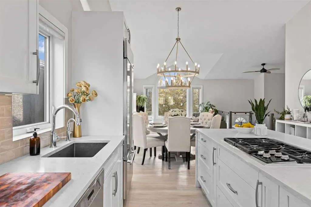 12 Mckenzie Lake Crescent SE