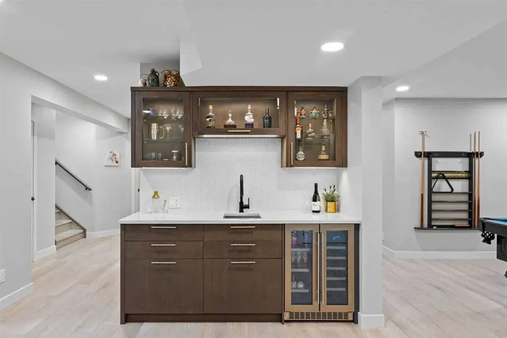 12 Mckenzie Lake Crescent SE