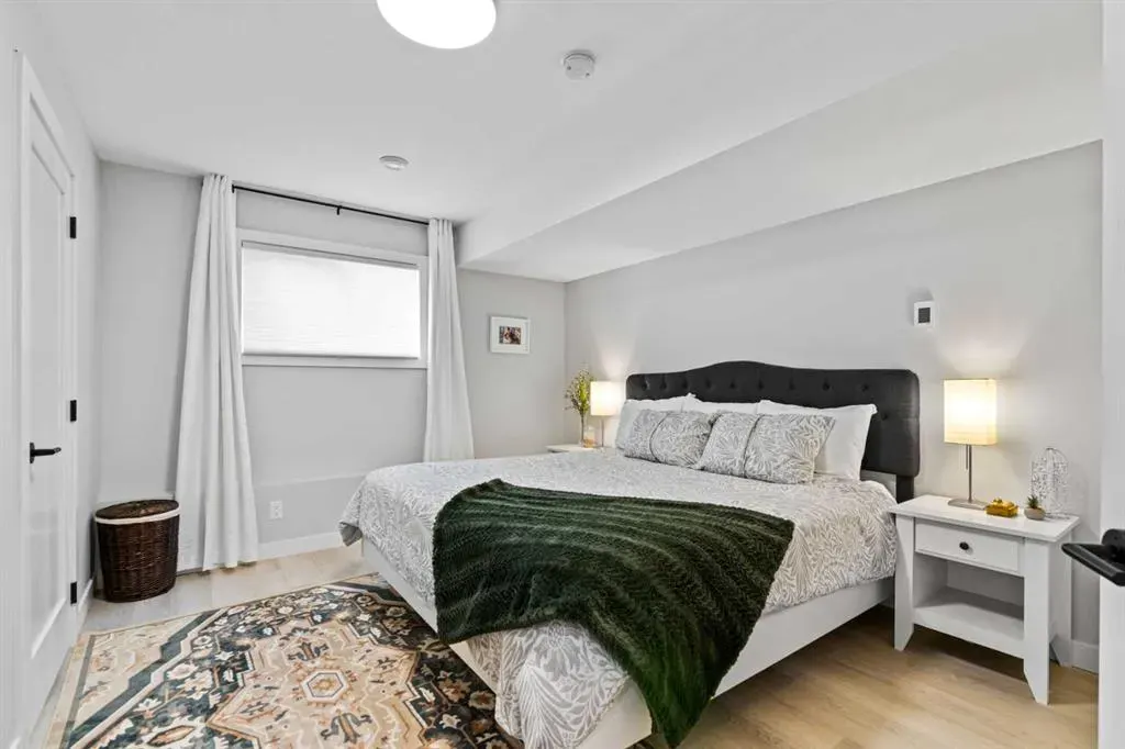 12 Mckenzie Lake Crescent SE