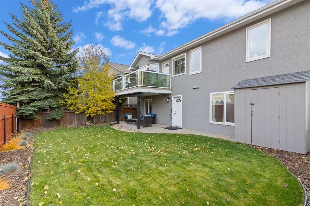 12 Mckenzie Lake Crescent SE