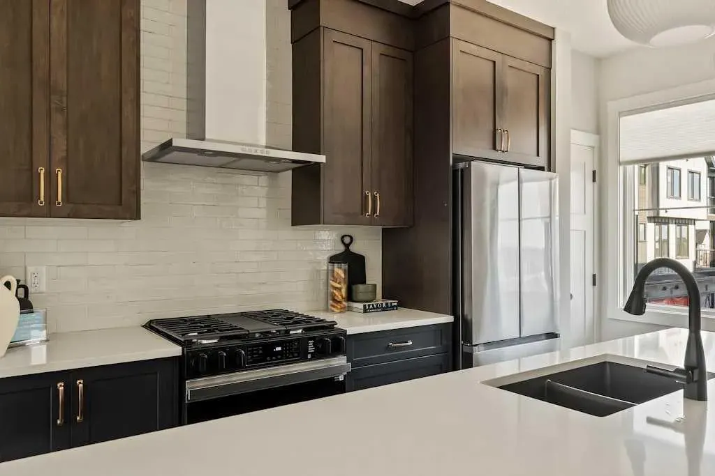 15030 Centre Street NE