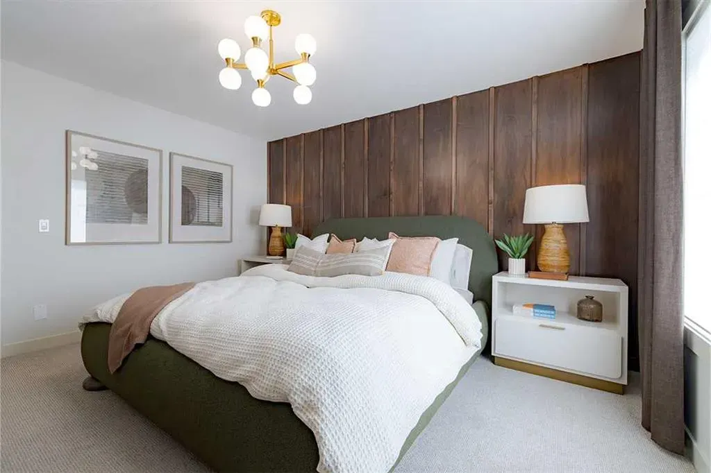 257 Amblestone Crescent NW