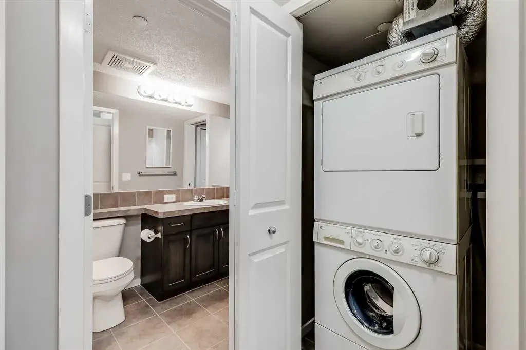 4 Kingsland Close SE, #1305