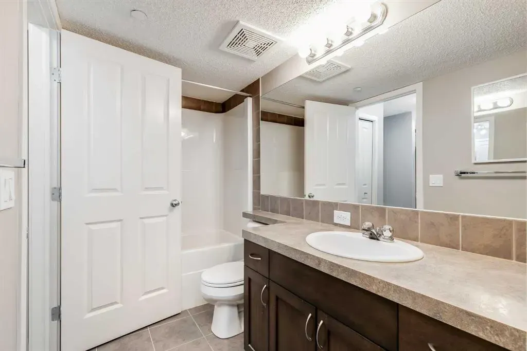 4 Kingsland Close SE, #1305