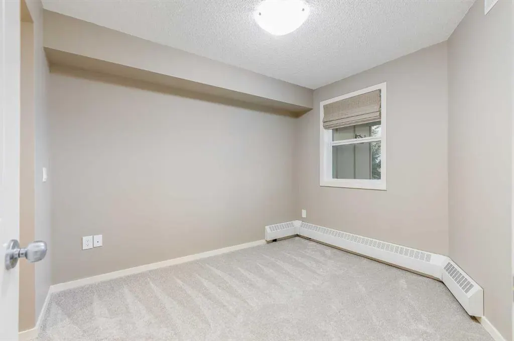 4 Kingsland Close SE, #1305